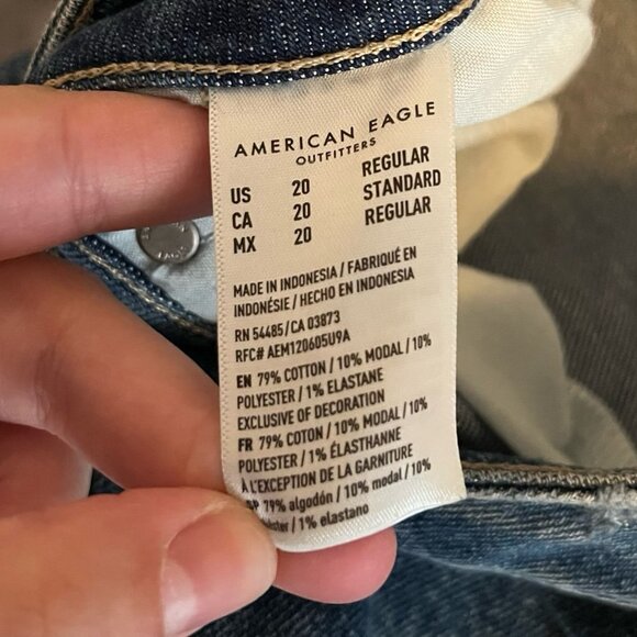 American Eagle Size 20 Mom Jeans - Super Distressed - Picture 4 of 8